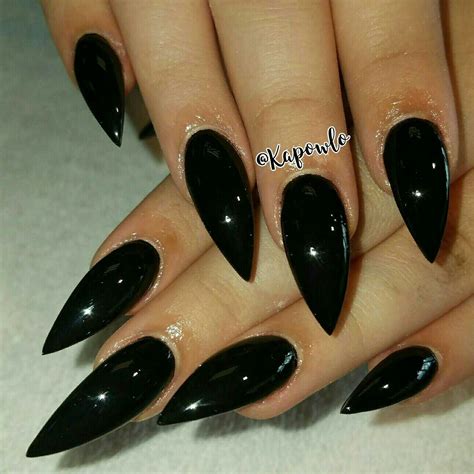 sharp nails black